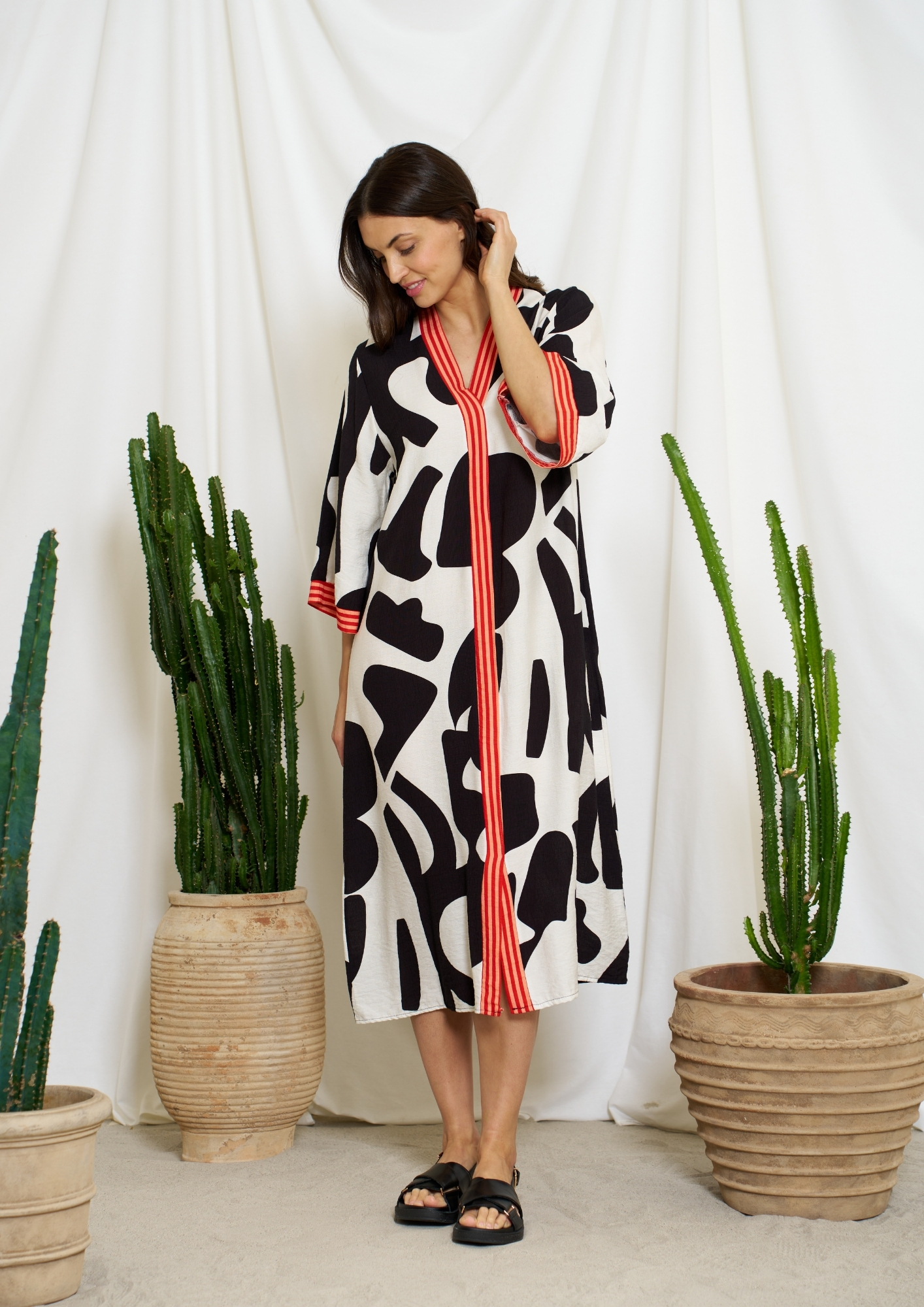 NERO 7176 SORT/RÅHVID Kjole