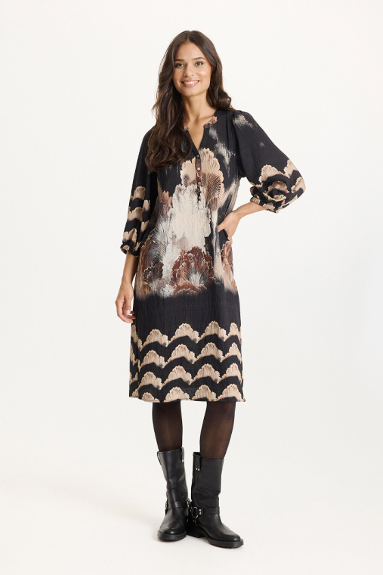 INFRONT SIMONE DRESS SORT/BRUN Kjole