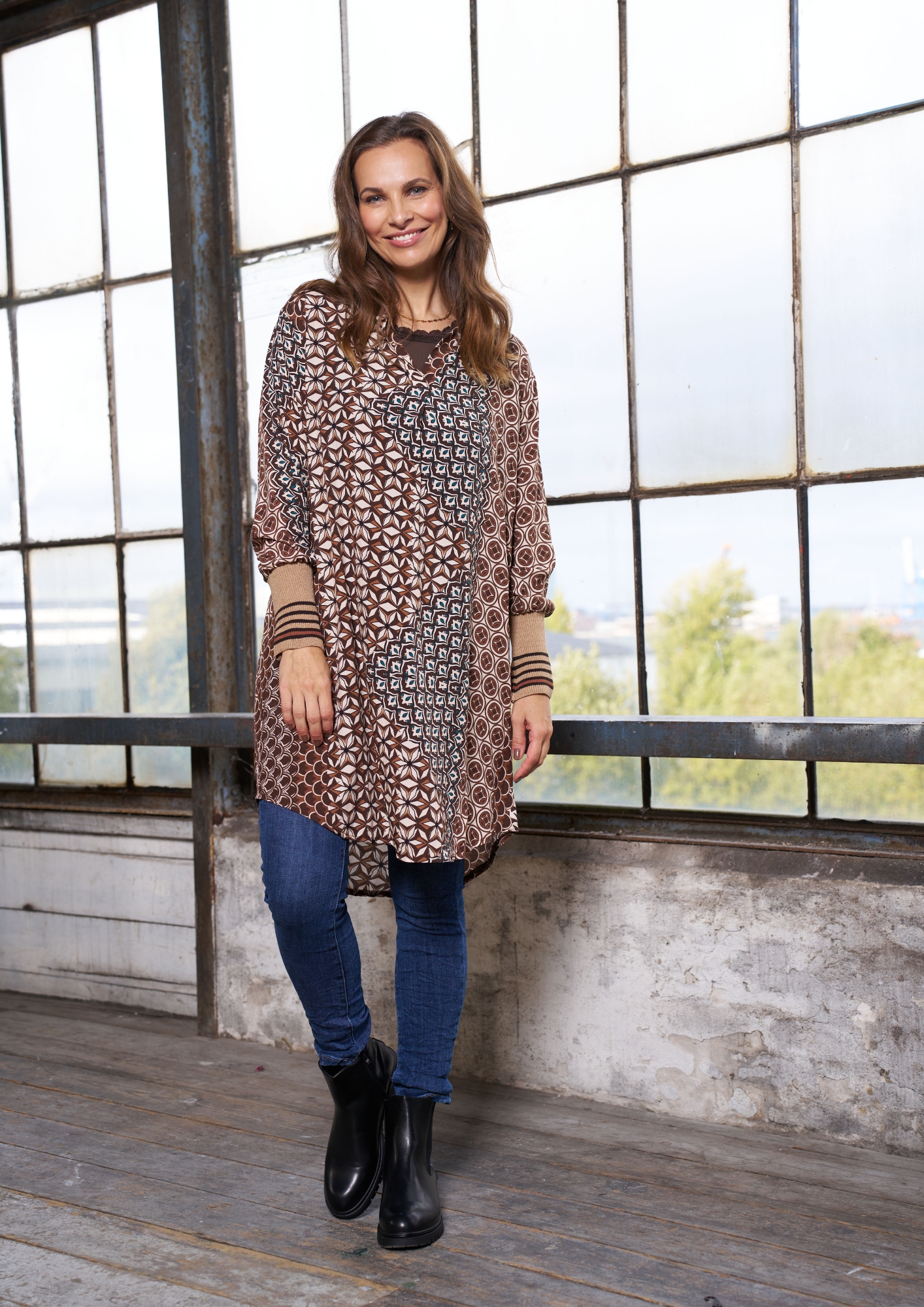 MARTA DU CHATEAU DOMINIKA BRUN