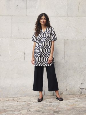 FRARIANA TU 2 SORT/CREME Tunik