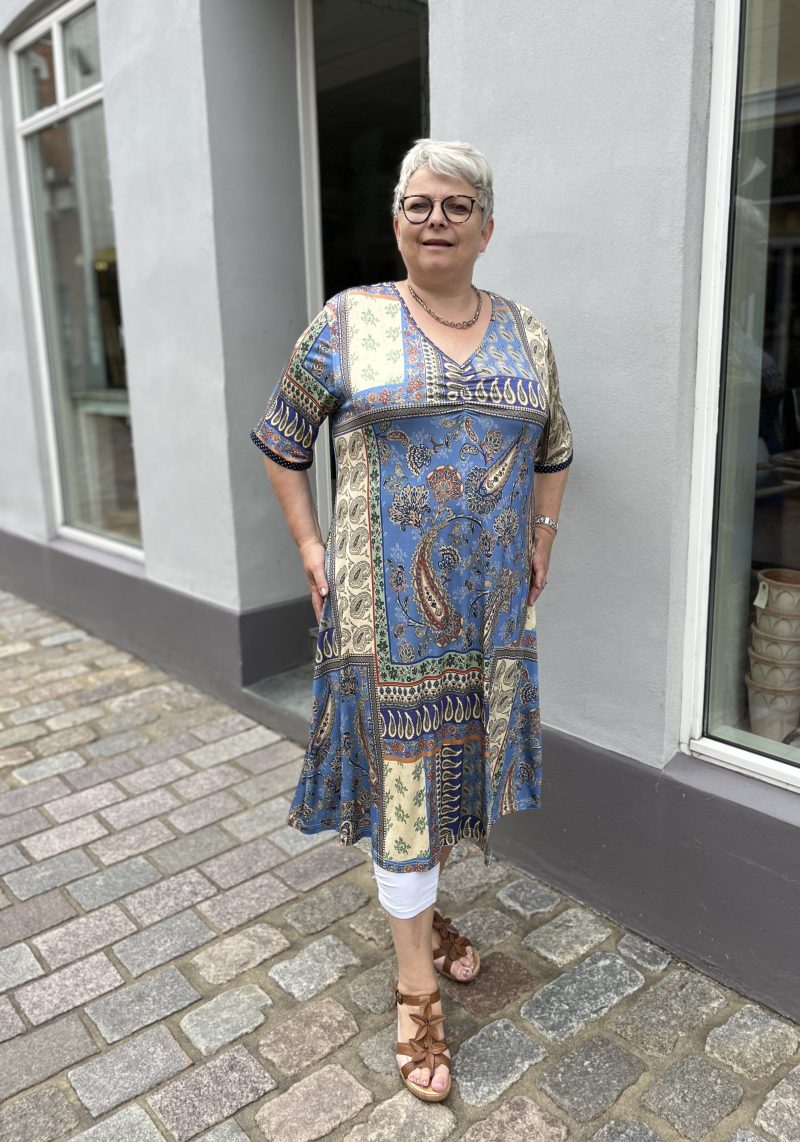 LYSBLÅ LILLA GRØN Kjole
