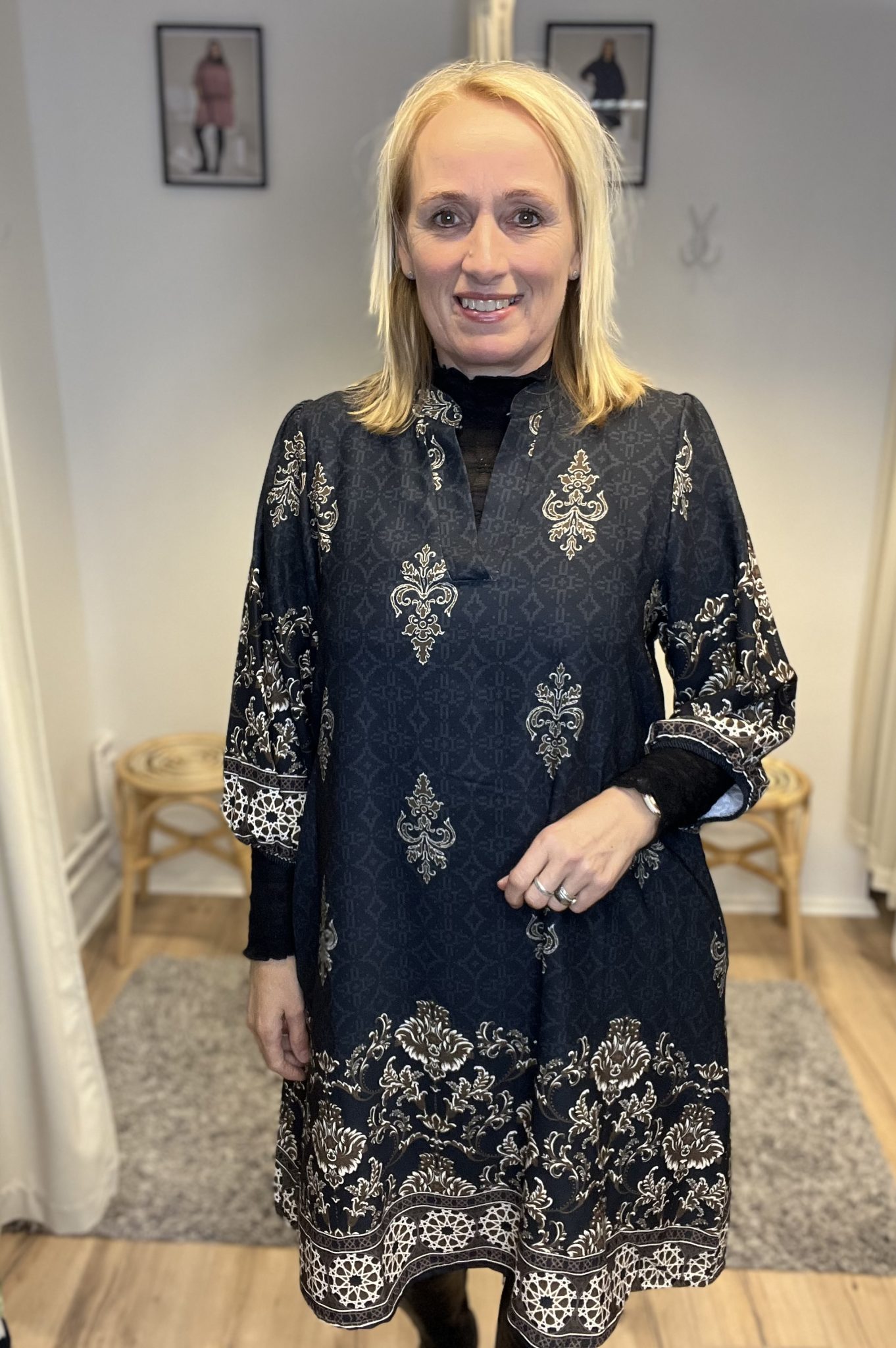 2481 SORT/BRUN Kjole